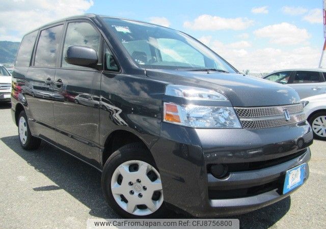 toyota voxy 2004 REALMOTOR_RK2023050010A-10 image 2