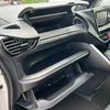 toyota esquire 2019 CARSENSOR_JP_AU6389018998 image 44
