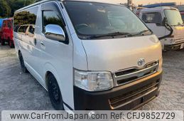 toyota hiace-van 2010 4233