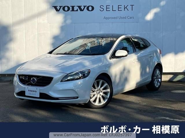 volvo v40 2013 -VOLVO--Volvo V40 DBA-MB4164T--YV1MV485BE2107778---VOLVO--Volvo V40 DBA-MB4164T--YV1MV485BE2107778- image 1