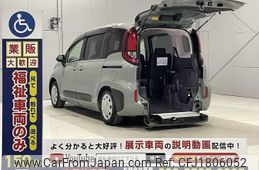 toyota sienta 2024 CFJ1806052