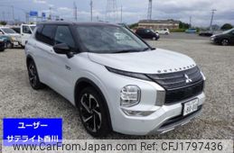 mitsubishi outlander-phev 2023 CFJ1797436