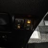 toyota voxy 2017 quick_quick_ZWR80W_ZWR80-0277641 image 12