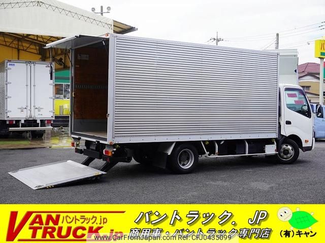 hino dutro 2018 GOO_NET_EXCHANGE_0540277A30241031W001 image 1