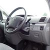 toyota noah 2005 REALMOTOR_N2024080010A-24 image 7