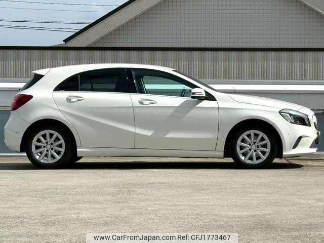 mercedes-benz a-class 2016 CFJ1773467 image 2