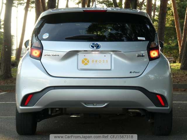 toyota aqua 2022 CFJ1587318 image 2
