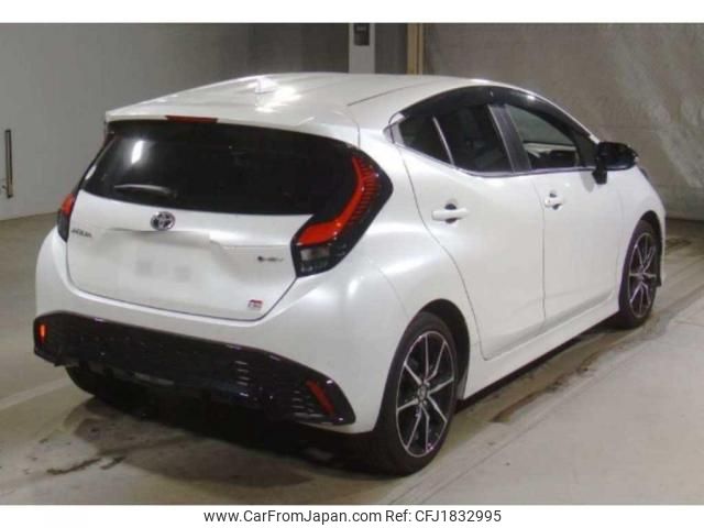 toyota aqua 2024 CFJ1832995 image 2