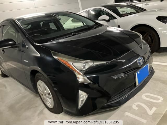 toyota prius 2017 CFJ1851205 image 2