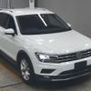 volkswagen tiguan 2017 -VOLKSWAGEN--VW Tiguan WVWZZZ5NZJW825143---VOLKSWAGEN--VW Tiguan WVWZZZ5NZJW825143- image 1