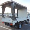 isuzu-elf-truck-2016-12147-car_a4fe35ce-8a02-4bc5-858d-04c98c26edb2