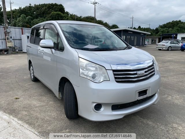2013 Toyota Noah DBA-ZRR75G改 4WD - Car Price $4,553