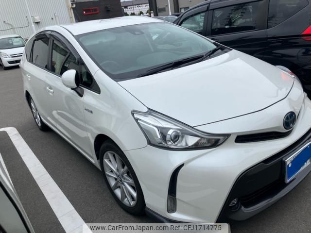 toyota prius-α 2018 CFJ1714775 image 2