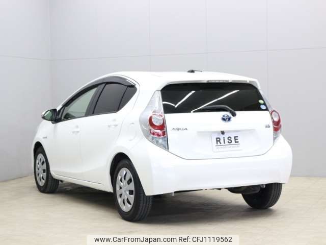 toyota aqua 2012 -TOYOTA--AQUA DAA-NHP10--NHP10-6014671---TOYOTA--AQUA DAA-NHP10--NHP10-6014671- image 2