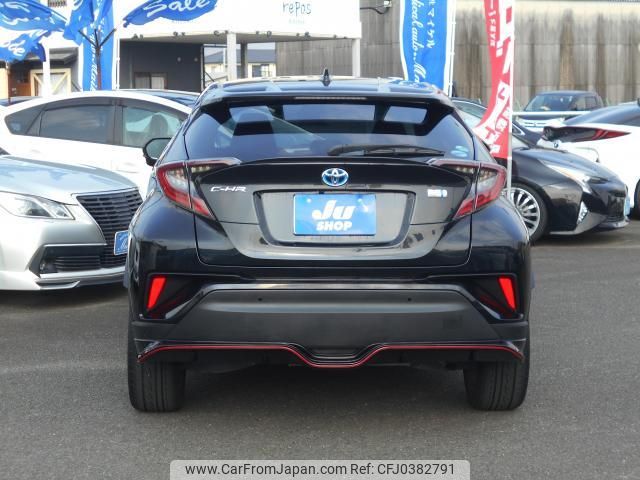 toyota c-hr 2017 quick_quick_DAA-ZYX10_ZYX10-2025388 image 2