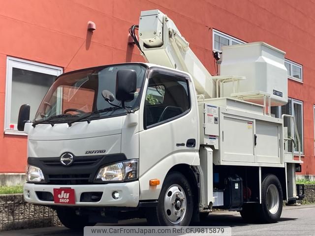 hino dutro 2017 GOO_NET_EXCHANGE_0400399A30240516W001 image 1