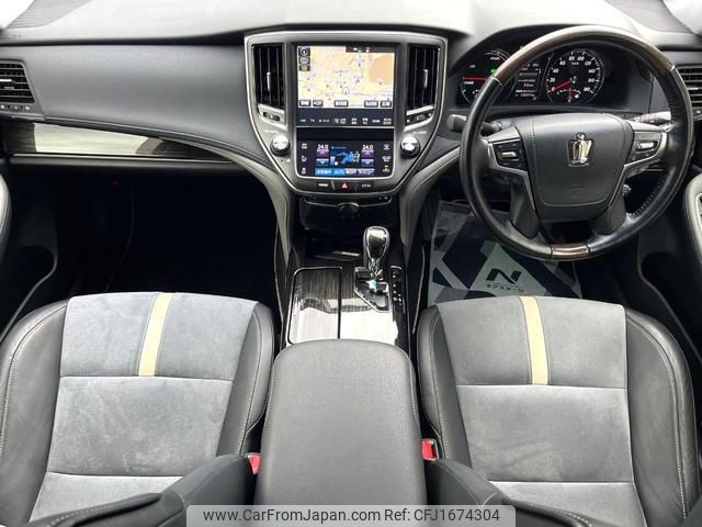 toyota crown-hybrid 2016 CFJ1674304 image 2