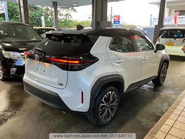 toyota yaris-cross 2022 CFJ1849113 image 2