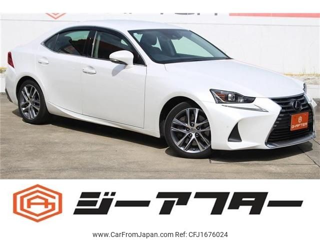 lexus is 2017 CFJ1676024 image 1