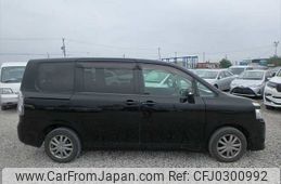 toyota voxy 2010 NIKYO_LF71465