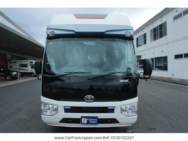 toyota coaster 2018 GOO_JP_700100180330240811001 image 2