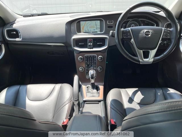 volvo v40 2016 quick_quick_MB420XC_YV1MZ402CH2125436 image 2