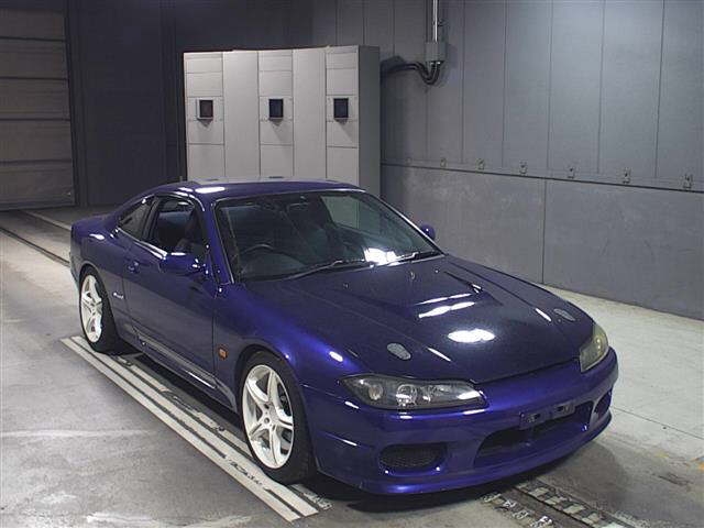 car_a5994ed9-cf02-4355-90fb-