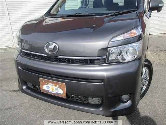 toyota voxy 2011 TE4785 image 1