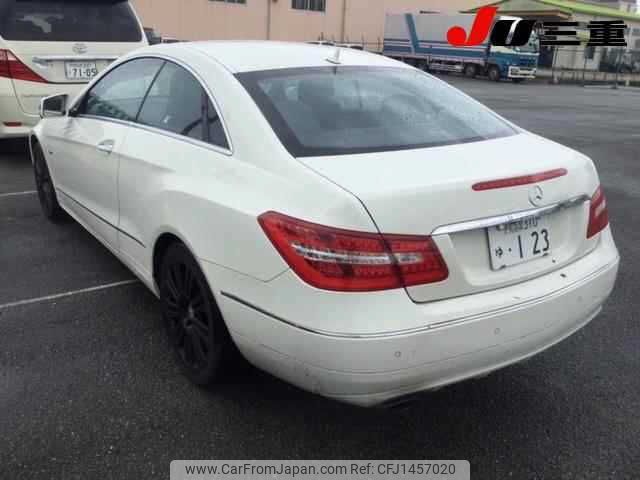mercedes-benz e-class 2011 CFJ1457020 image 2