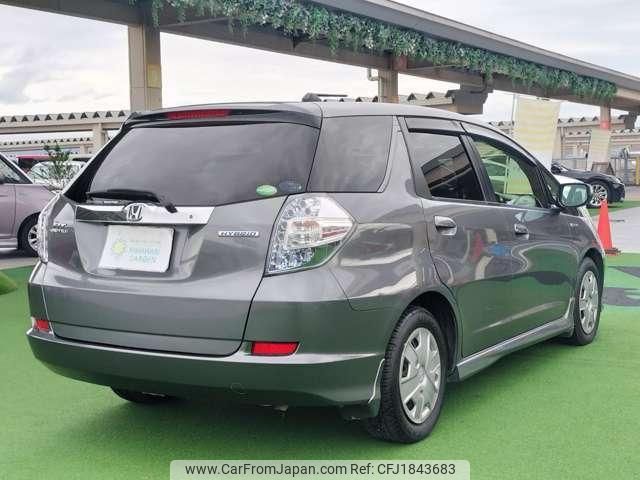 honda fit-shuttle-hybrid 2013 CFJ1843683 image 2