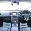 volvo v60 2015 CFJ1628994 image 4