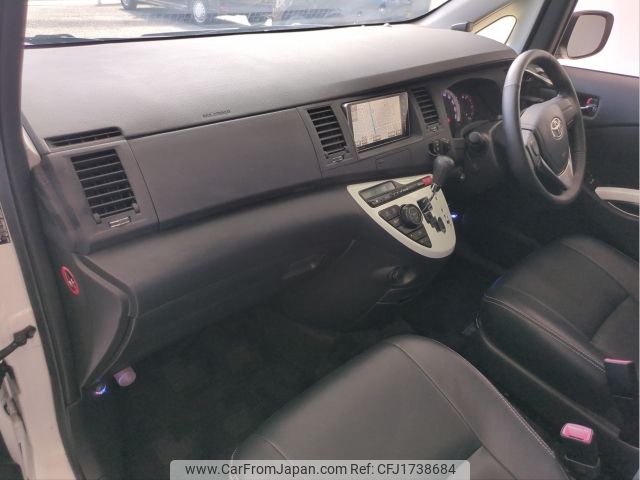 toyota isis 2012 CFJ1738684 image 2