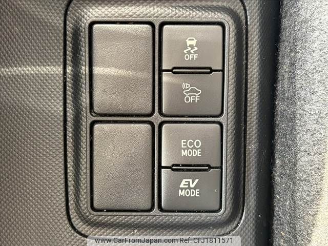 toyota aqua 2017 CFJ1811571 image 2