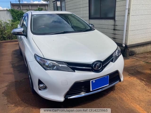 toyota auris 2013 CFJ4225965 image 1