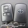 toyota voxy 2016 GOO_JP_988025033100601994002 image 8