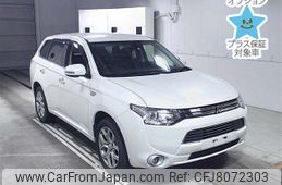 mitsubishi outlander-phev 2013 CFJ8072303