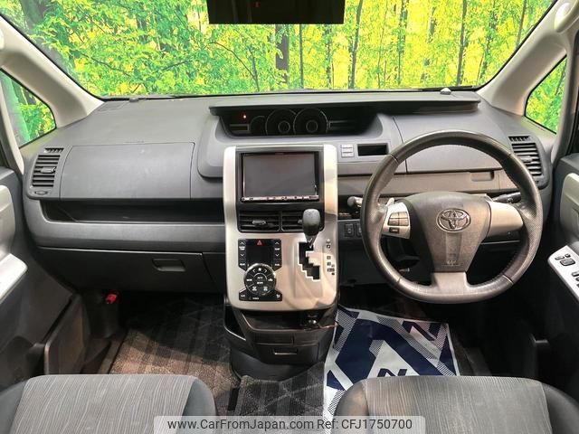 toyota voxy 2010 CFJ1750700 image 2