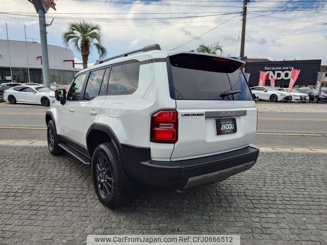 toyota land-cruiser-wagon 2024 CFJ0666512 image 2