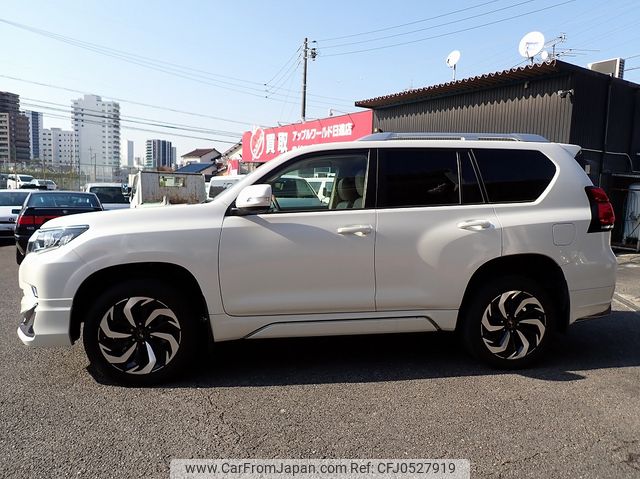 toyota land-cruiser-prado 2020 24232914 image 2