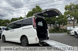 toyota esquire 2018 CFJ1707451
