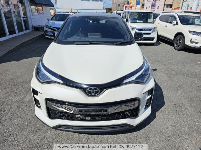 toyota c-hr 2019 quick_quick_6AA-ZYX11_2005521 image 2