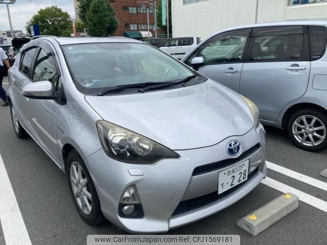 toyota aqua 2012 CFJ1569181 image 1