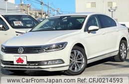 volkswagen passat 2016 GOO_JP_700050301430240914003