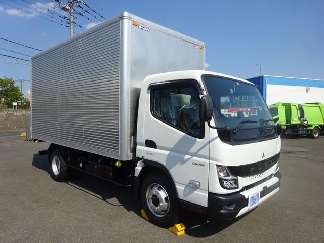 Used MITSUBISHI FUSO CANTER 2022/Dec CFJ8872177 in good condition 