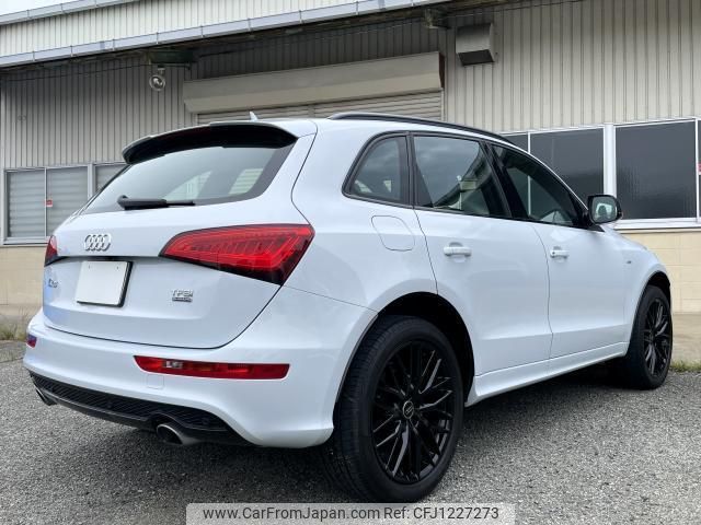 audi q5 2016 quick_quick_ABA-8RCNCF_WAUZZZ8R5GA056862 image 2