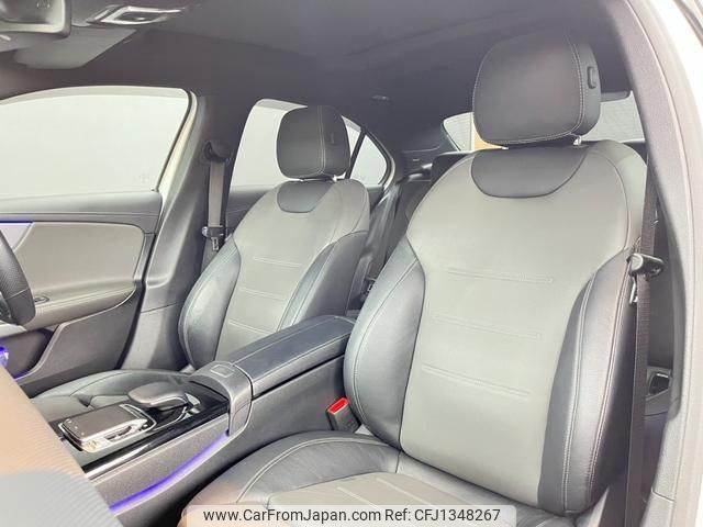 mercedes-benz a-class 2019 quick_quick_177147M_WDD1771472W035471 image 2