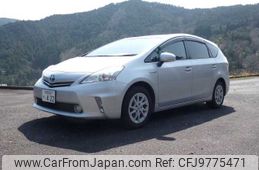 toyota prius-α 2011 250310135055