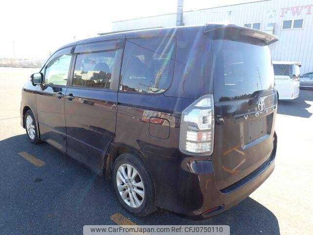 toyota voxy 2010 504928-250213120133 image 1