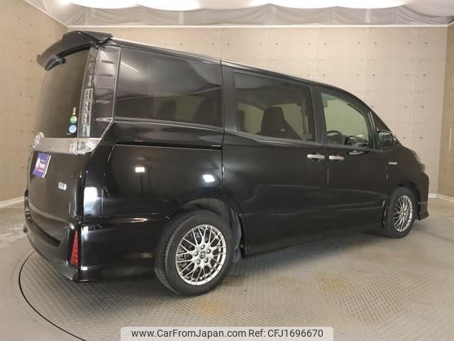 toyota voxy 2016 CFJ1696670 image 2
