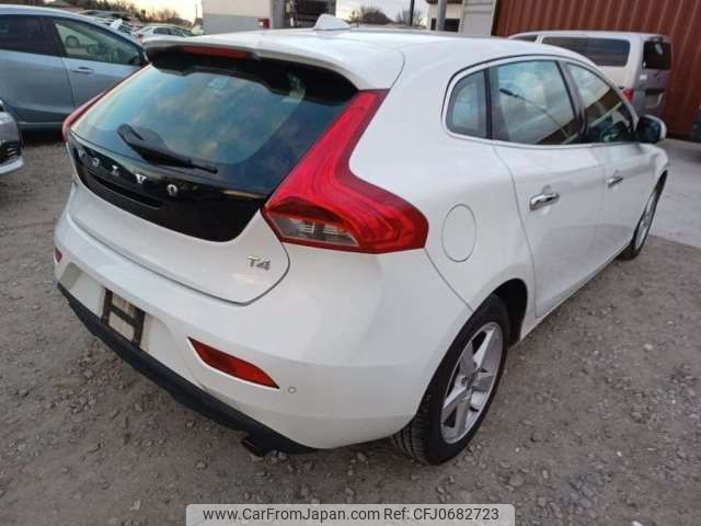 volvo v40 2014 -VOLVO--Volvo V40 DBA-MB4164T--YV1MV485BE2126638---VOLVO--Volvo V40 DBA-MB4164T--YV1MV485BE2126638- image 2